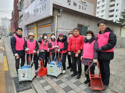 손명영 노원구의원, 2025년 설맞이 상계5동 대청소 동참
