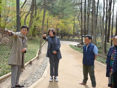 노원구의회 강금희 구의원, 여름철 호우 대비“불암산 더불어숲 맨발길”현장 점검 실시